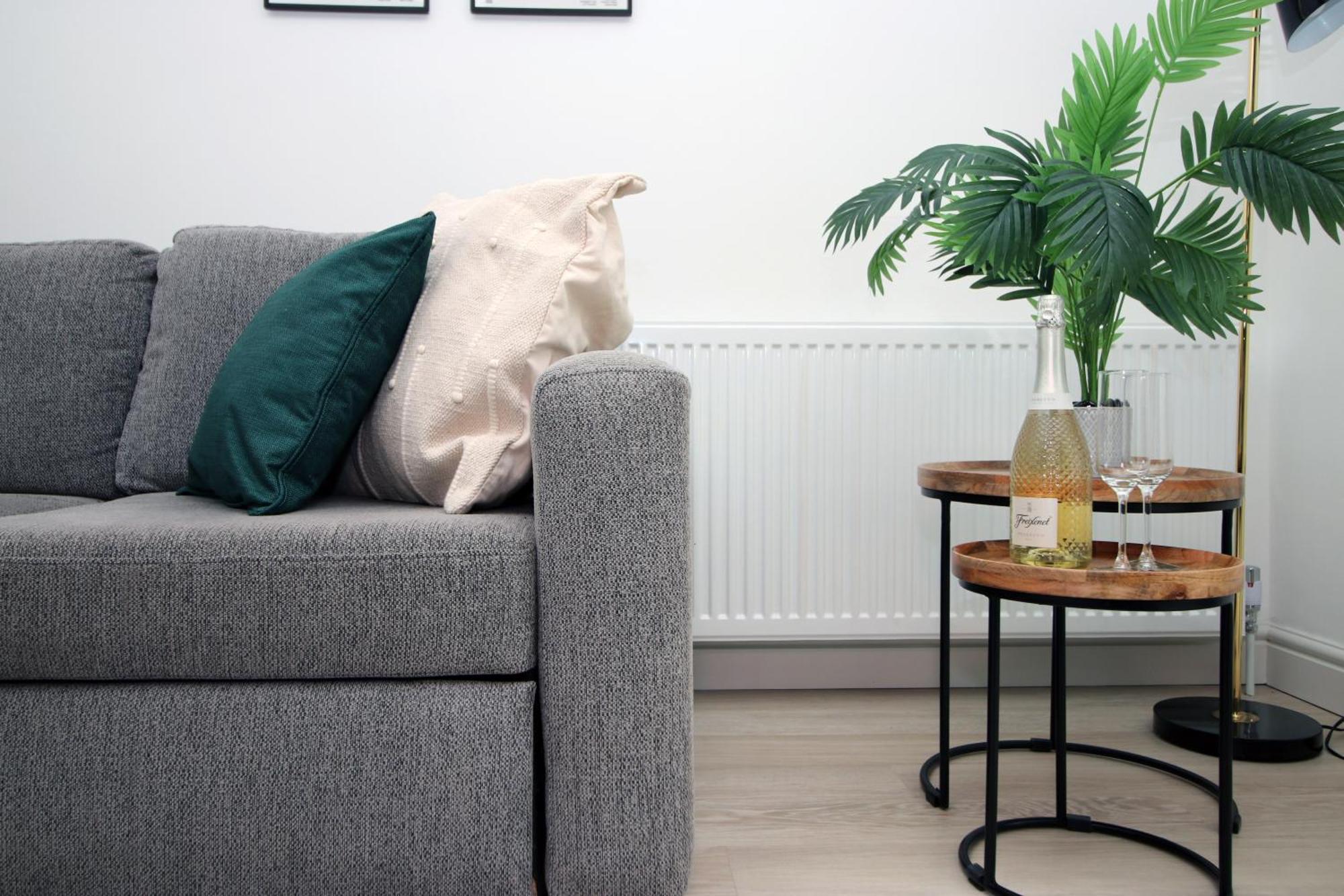 Stylish Home In Bath With Driveway Parking, 10Min From City Εξωτερικό φωτογραφία