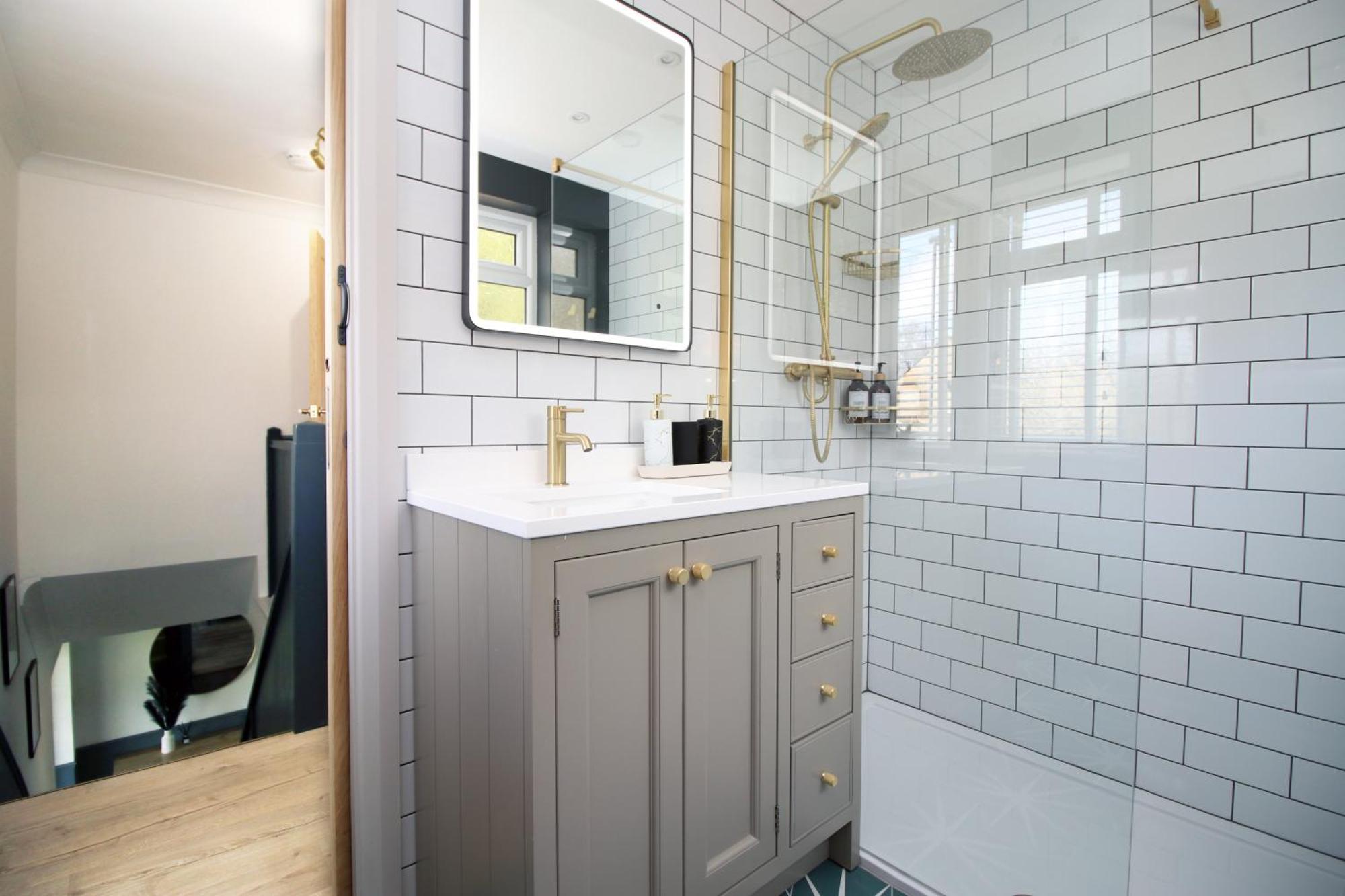Stylish Home In Bath With Driveway Parking, 10Min From City Εξωτερικό φωτογραφία